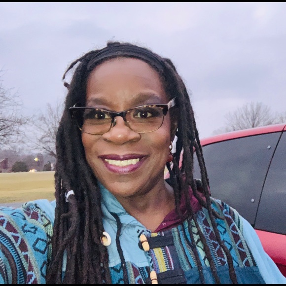 Meet your Posher, Carol - Picture 6 of 6